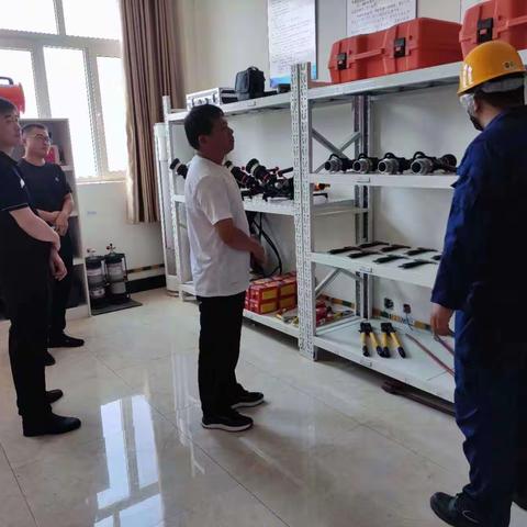 区应急管理局党委书记温会相带队到危险化学品应急救援基地督导检查