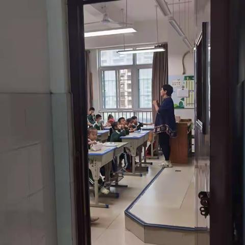 消防安全入人心 实战演练增技能 —惠济区南阳小学开展校园消防应急疏散演练活动