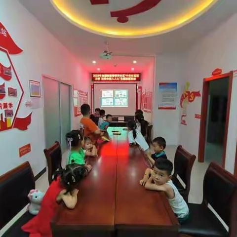 香堤湾社区开展“十米长卷绘文明垃圾分类入人心”主题绘画活动