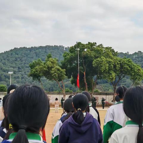 奋楫扬帆启新程，踔厉奋发谱新篇——德庆县凤村中学2025年春季学期开学典礼