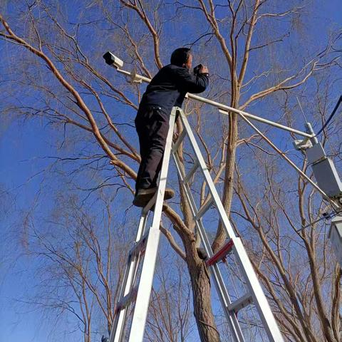 玉泽湖公园全面调整擦拭摄像头 筑牢安全防线