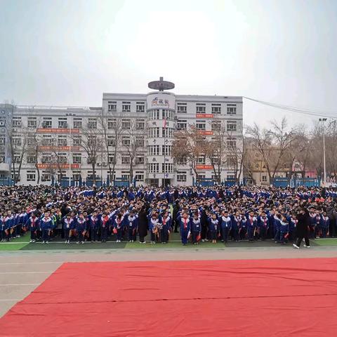 “吒梦飞扬启航路，灵蛇逐志绘新程”——高昌区第一小学2025年春季开学典礼