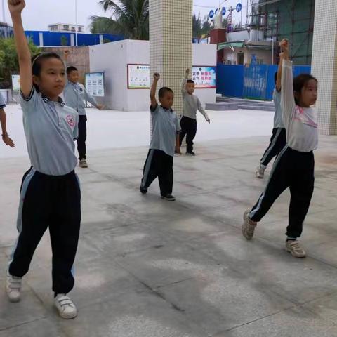 湛江市二十四小武术班(长拳)