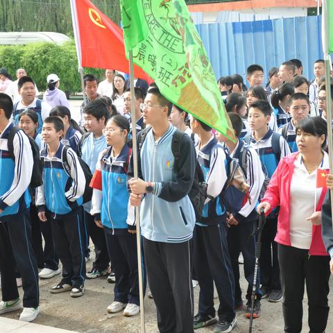 走进古堡忆往昔，流苏树下话今朝——新城子中学开展跨学科主题实践活动