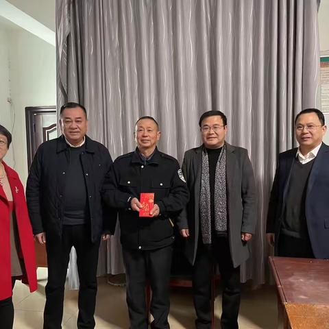 市分公司纪委书记、副总经理吴镇林一行到都昌县分公司开展春节慰问活动