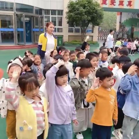 宝丰县红星幼儿园小一班第八周活动精彩瞬间