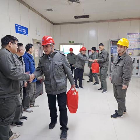 华能聊城热电厂运行部｜除夕我在岗 关怀暖人心