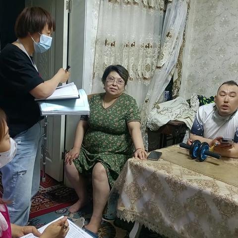 情暖社区，关心关爱辖区老人