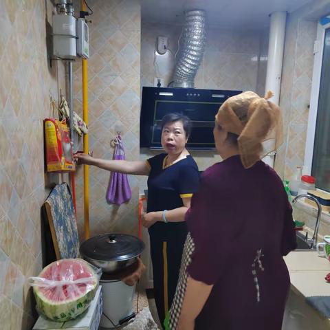 景泉社区开展消防燃气安全专项检查活动