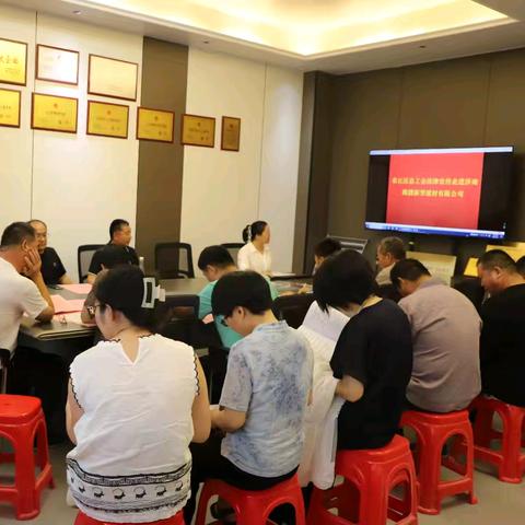 曹范街道总工会开展 “百名律师进企业” 劳动用工法治体检活动