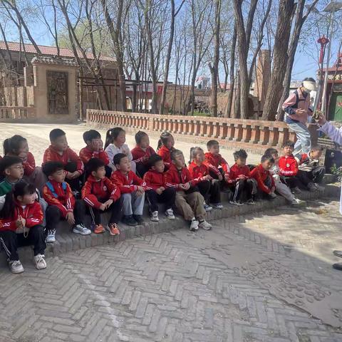 探秘神奇“百草园”——邯山区中医院联合智慧谷幼儿园开展户外中医文化研学之旅