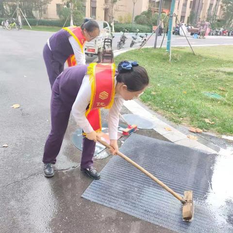 《为业主冲洗地垫：用行动传递温暖与关怀》