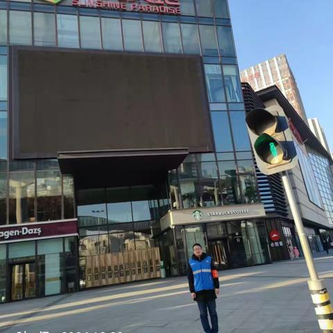 细柳街道全科网格员，周末坚守岗位，守护平安网格