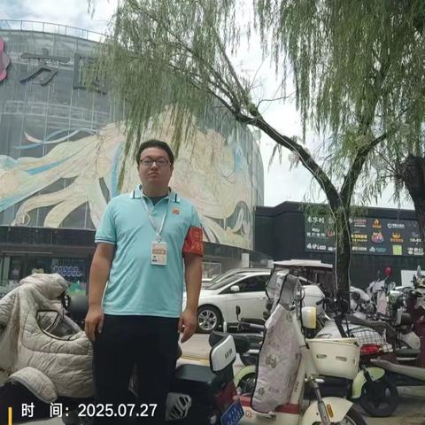 细柳街道全科网格员，周末坚守岗位，守护平安网格