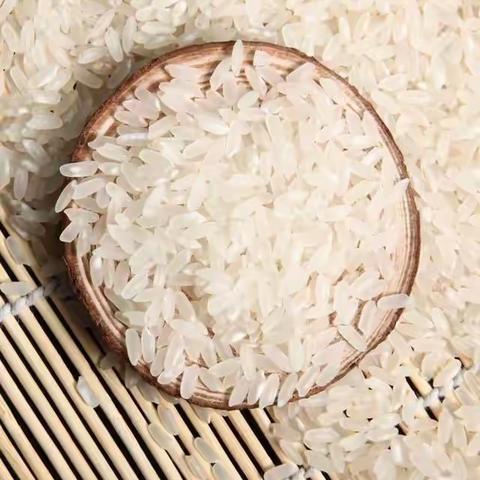 果鲜生1月1号隆重开业，幸运抽奖（中奖率百分之百）。