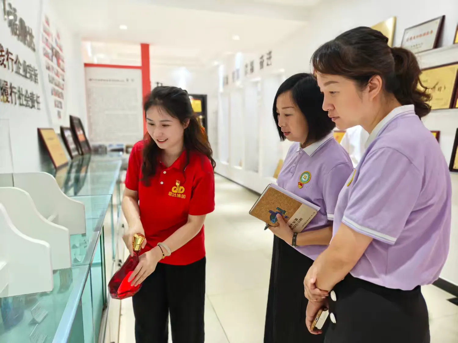 简篇-党建引领聚合力 校企联动谱新篇——鼎达集团开展系列党建共建活动