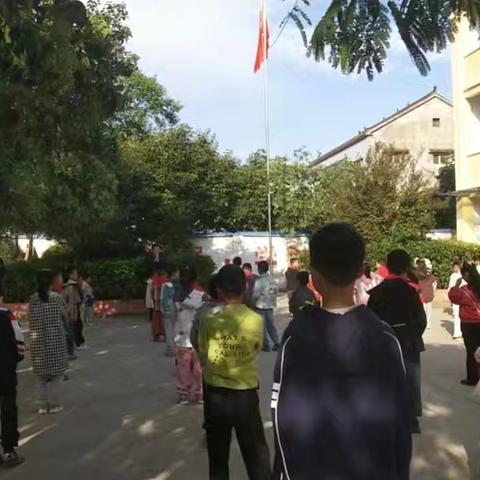 闫口小学升旗仪式记录