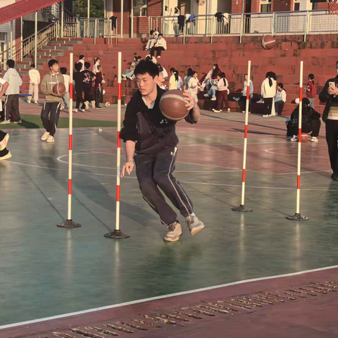 多彩课程润童心，缤纷课堂绽华彩——甘堰土家族乡中学课后服务活动蓬勃开展