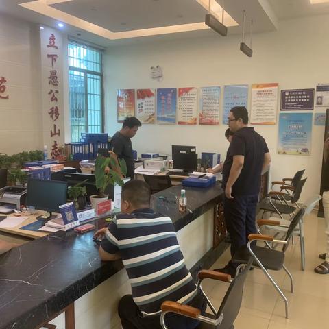 （9月9日）天涯区旅文局到抱前村委会开展爱国卫生整治活动