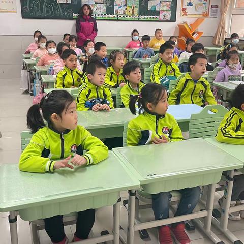 参观小学初体验，幼小衔接零距离———智慧果班参观小学幼小衔接活动纪实