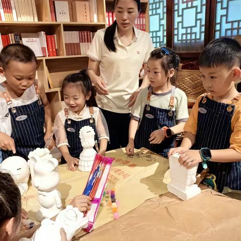 2024年“我是小小图书管理员”暑假班第二期第三天——童年记忆“石膏娃娃”