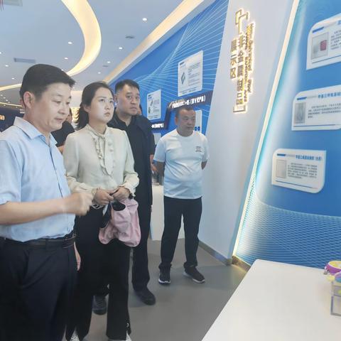 郑州经开区科级干部进修班走进恒星科技：学规定、观企业、促思考