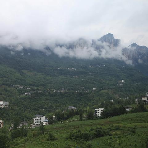 恩施  神州大地上的奇葩   云龙河地缝  七星寨  一