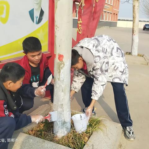 树木刷白美迎春风，美化环境你我行——河南疃镇李口小学劳动教育纪实