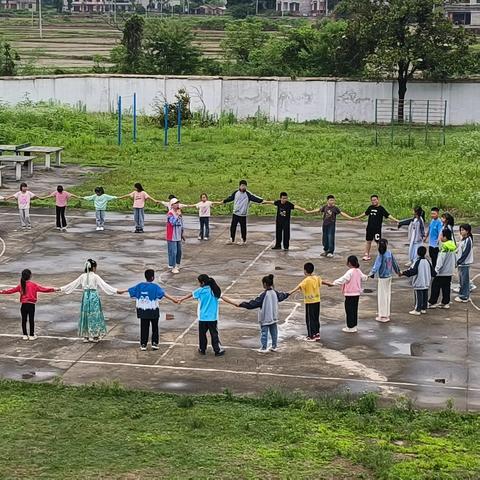 向阳生长，让生命如花绽放——选青小学“心理活动月”系列活动之学生心理团体活动