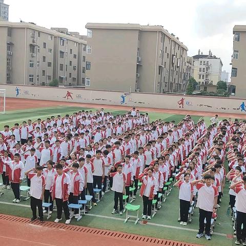 “六声”教育推动“五育融合”系列活动——龙泉实验学校七、八年级行为规范养成教育动员大会