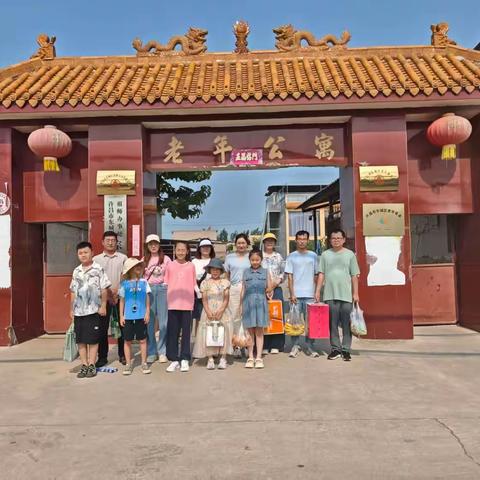 空港新城社区小小社工敬老院职业体验日——用爱点亮银发时光