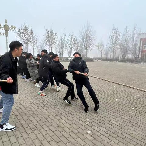 凝心聚力展风采——沧县马连坦中学迎元旦拔河比赛