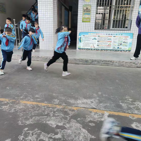 应急疏散筑防线 消防安全记于心