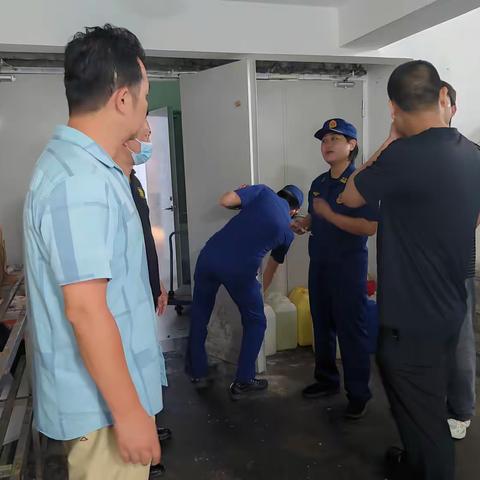 龙华区消防救援大队联合多部门开展五一期间消防安全专项指导及自动消防设施实操培训