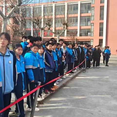 洪绪中学2025年“拔河竞技，青春飞扬”冬季拔河比赛