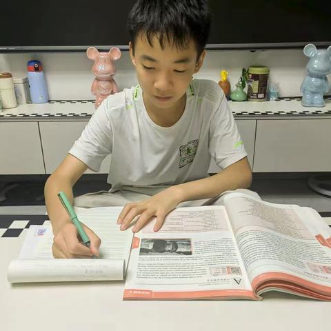 成长进行时：我们的五育暑假图鉴  ‍七年级一班暑假“五育并举”成长纪实