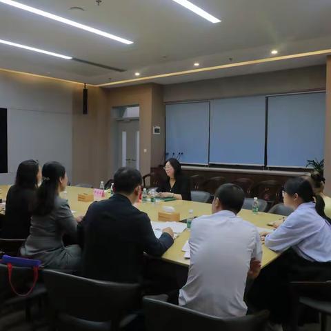 良策启新绿   春风花草香