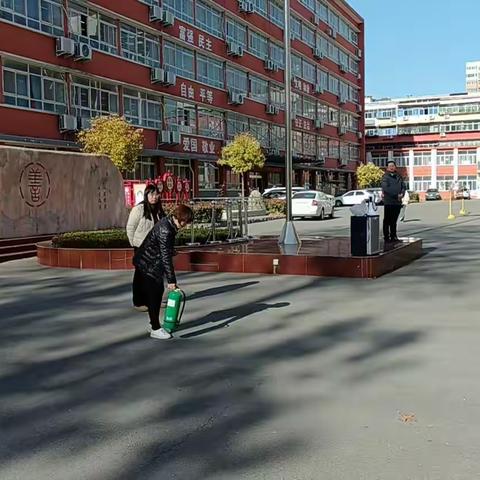 警钟长鸣 心系安全 ----洛十三高消防演练