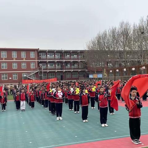 缅怀革命先烈 传承红色基因——沙河市白塔中心小学清明节祭英烈活动