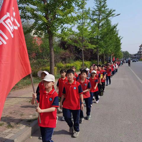 【四型机关（学校）建设】沙河市白塔中心小学春游暨放纸鸢活动