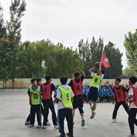 球技在比赛中提高   友谊在碰撞中升华——郭村学区三十里铺中学篮球友谊赛火热开赛