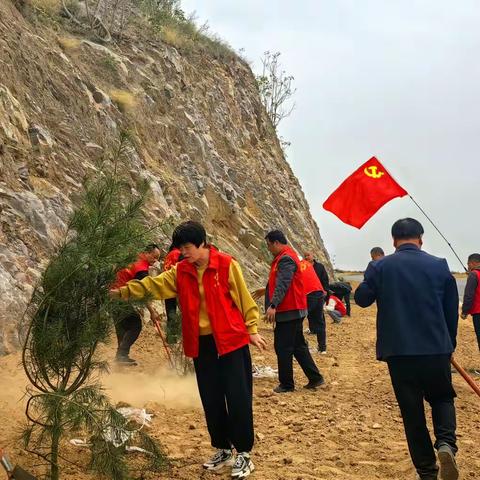 践行绿色发展新理念 打造生态旅游美任池——记昭陵镇党群联合植树活动
