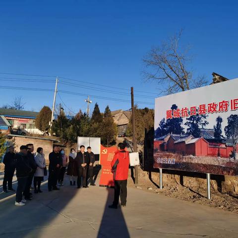 政协第五委员学习小组到中卫岳庄学习调研