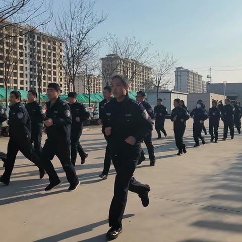 【崇文尚武•砺练精兵】鸡泽公安启动春季大练兵暨“三大提升”活动之体能训练