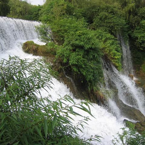 黔东南一撇