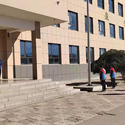 青春暖夕阳，孝心润重阳---记我校学子敬老院劳动实践活动