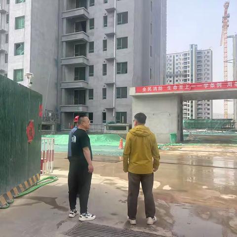 【生态环境】涉县生态环境分局持续加强扬尘督导，降低扬尘污染。