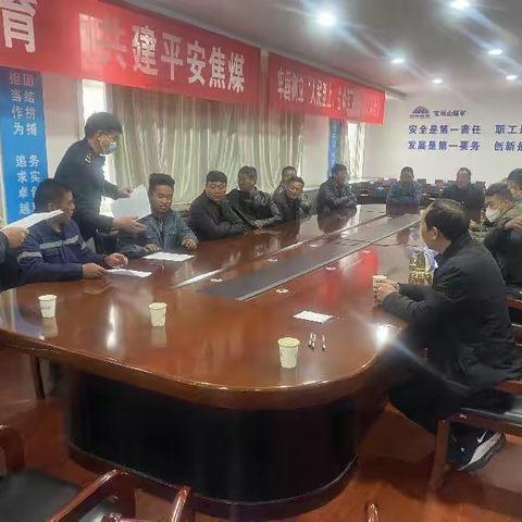 伊川交通执法：普法宣传进企业  服务群众“零距离”