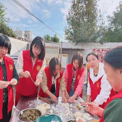 伊川交通执法大队：情暖重阳传家风，孝亲敬老扬美德