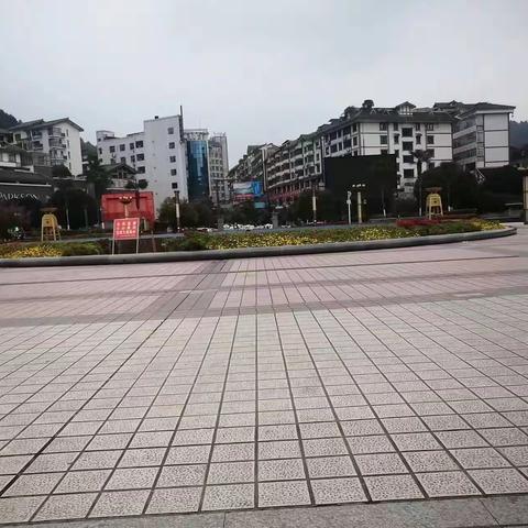 【红花岗区市政环卫处广场所】扮靓城市窗口营造整洁优美环境